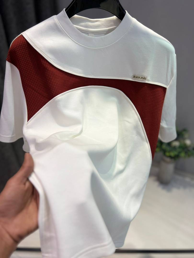 KOREAN IMPORTED HIGH DEMAND ARTICLE T-SHIRT WHITE AND RED