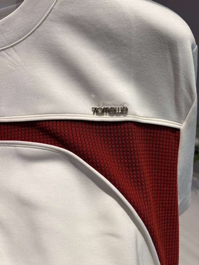 KOREAN IMPORTED HIGH DEMAND ARTICLE T-SHIRT WHITE AND RED