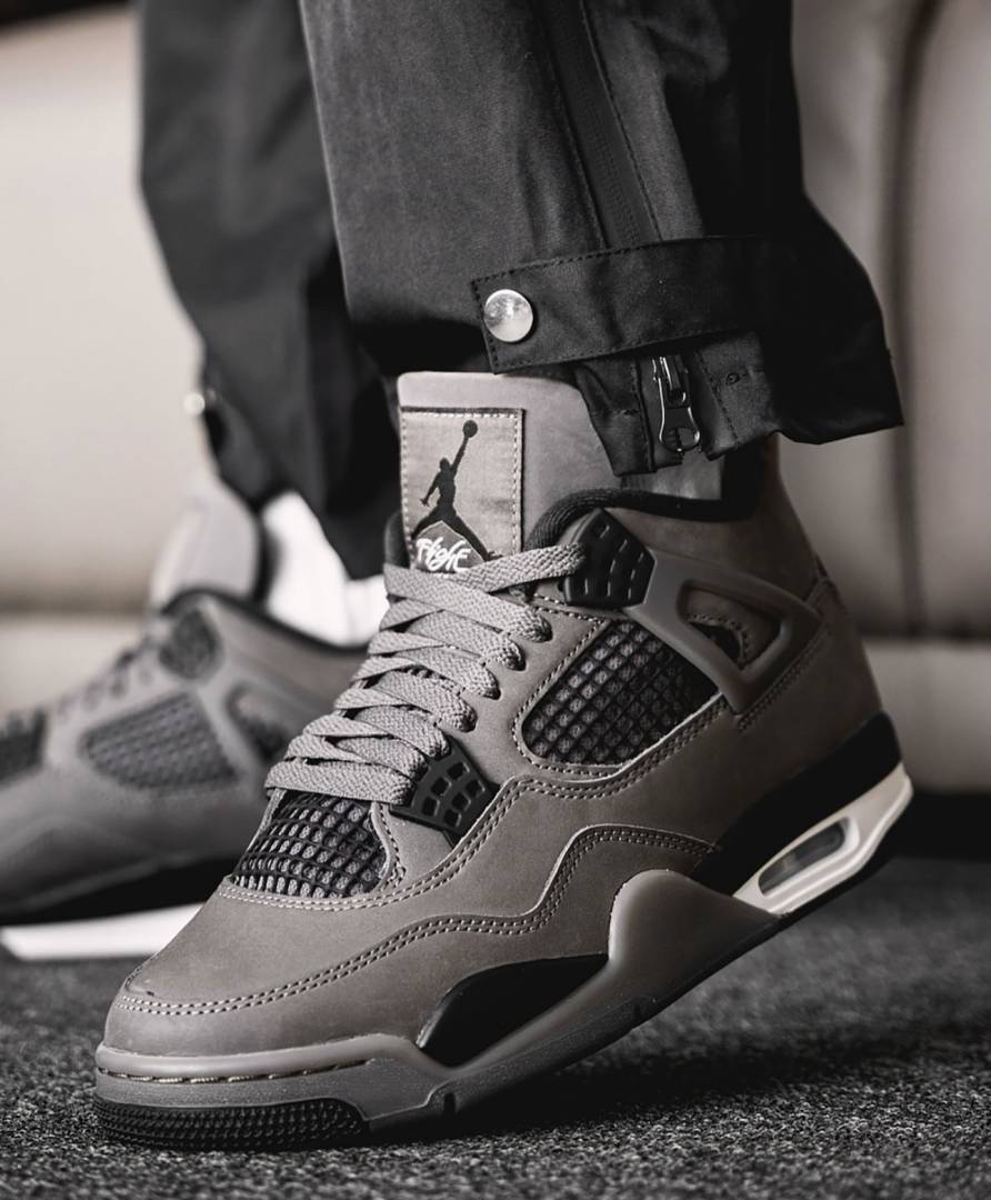 Nike AIR JORDAN RETRO 4 CAVE STONE
