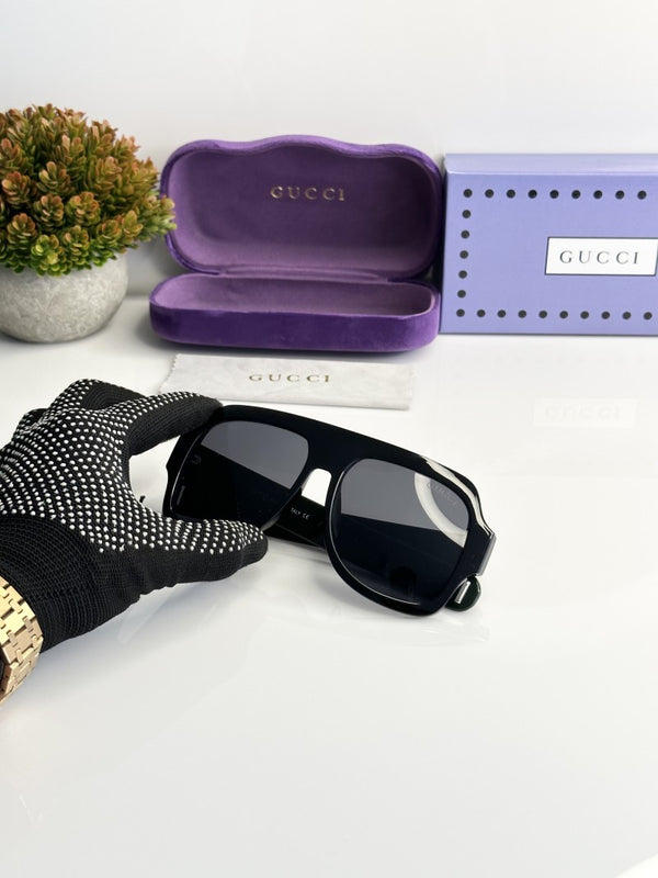 GG 0255 Black Green