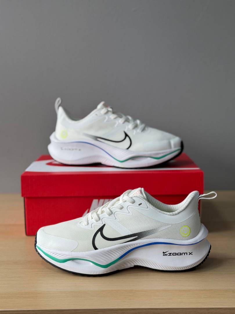 Nike Zoom x Smiley White