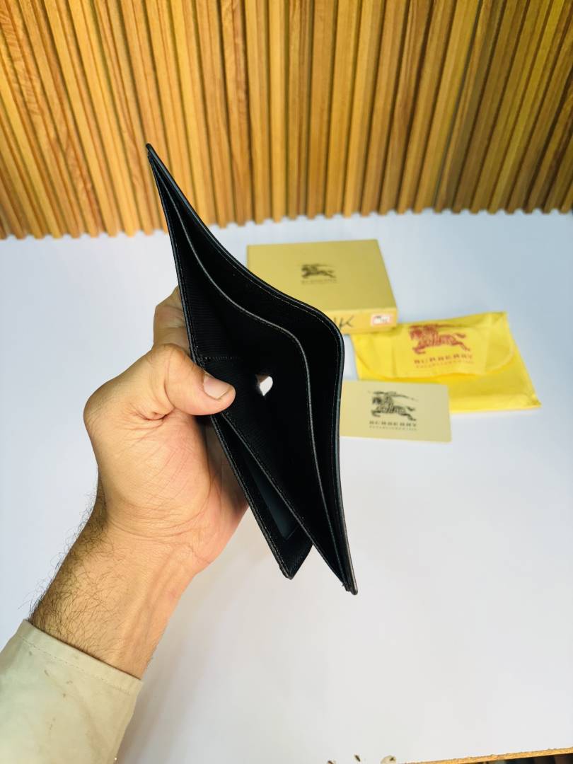 105 BURBERY PREMIUM QUITY WALLET