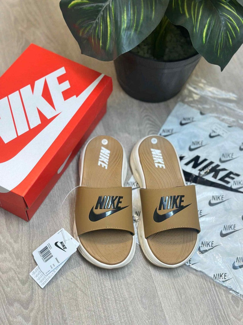 Nike Classic Cloud Sole Premium Beige Cream Flip-Flop