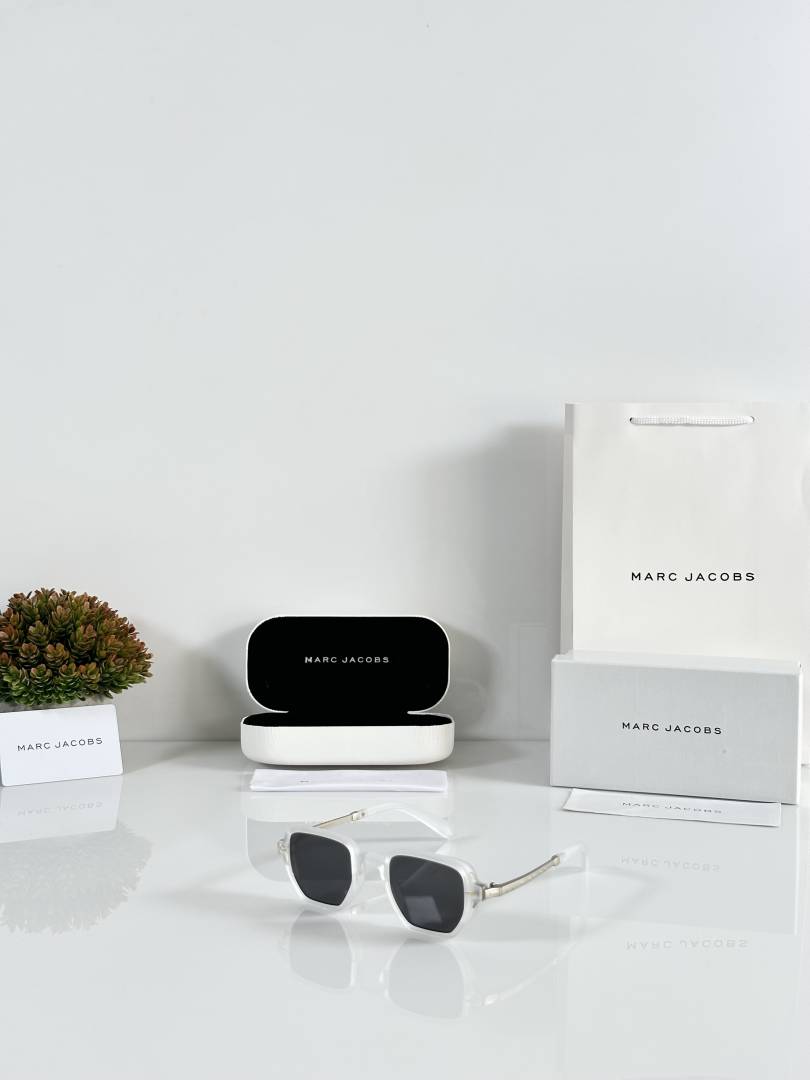 Marc Jacobs 1140 Ice Black