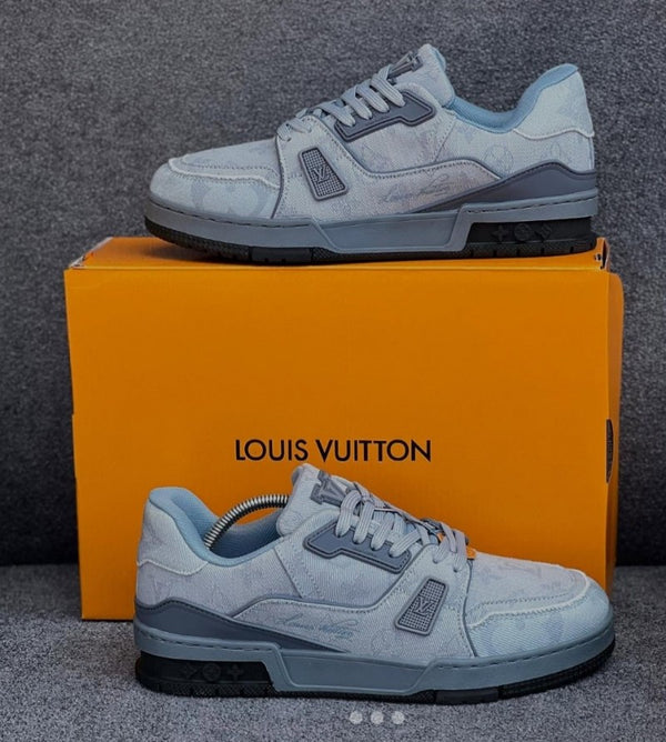 Louis VUITTON TRAINER ASH DENIM GREY