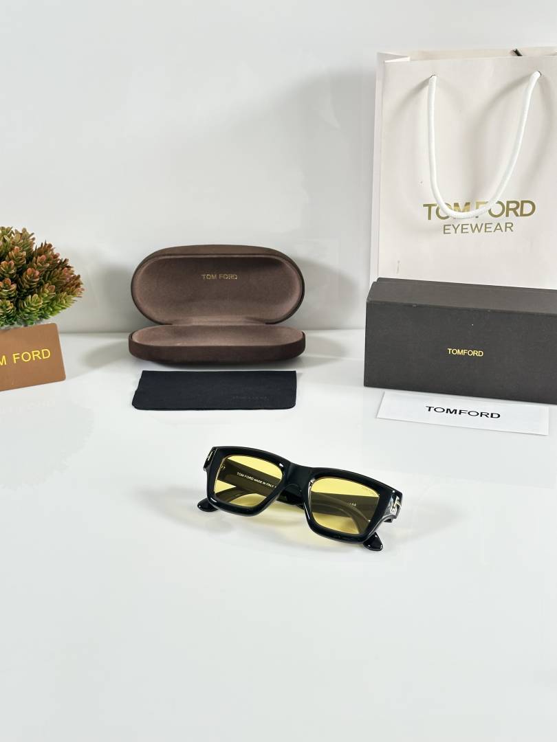 Tomfor 184 Black Yellow