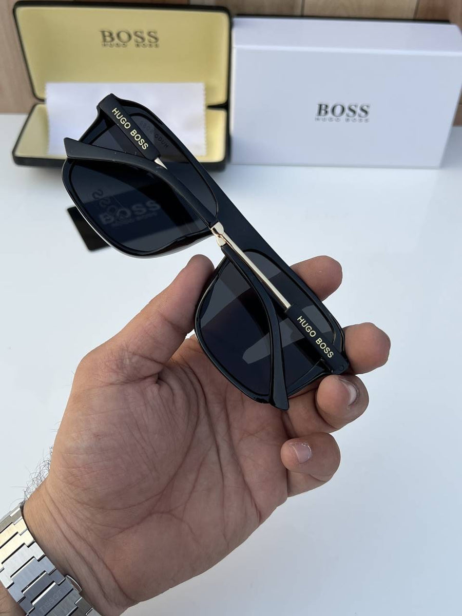 Hugo bos_232_black_gold