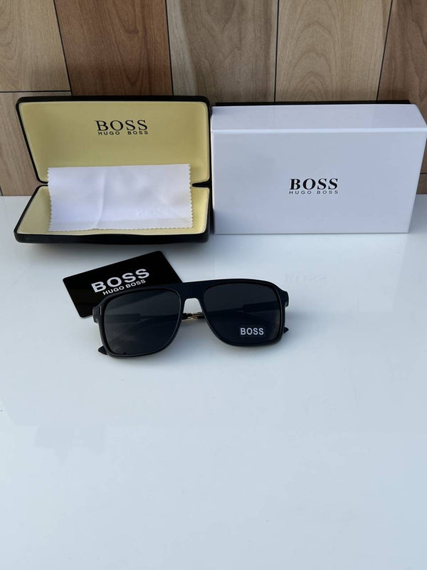 Hugo bos_232_black_gold