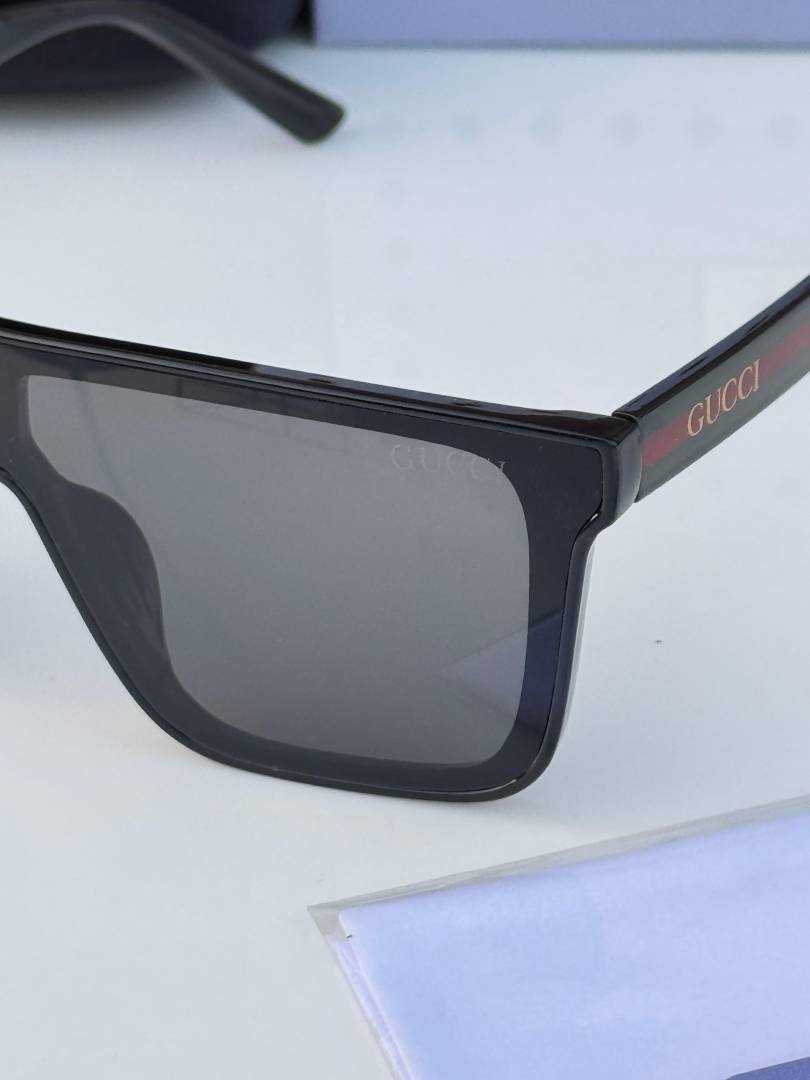 Gucci 2639 glossy black