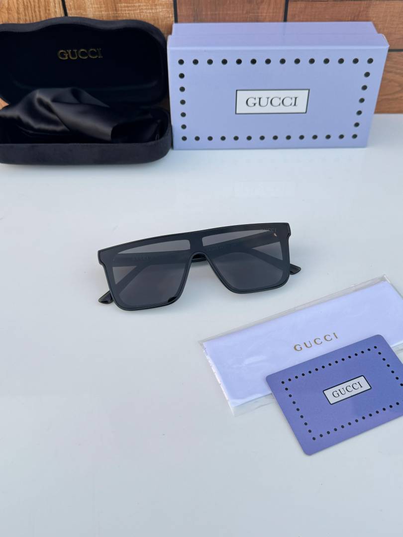 Gucci 2639 glossy black