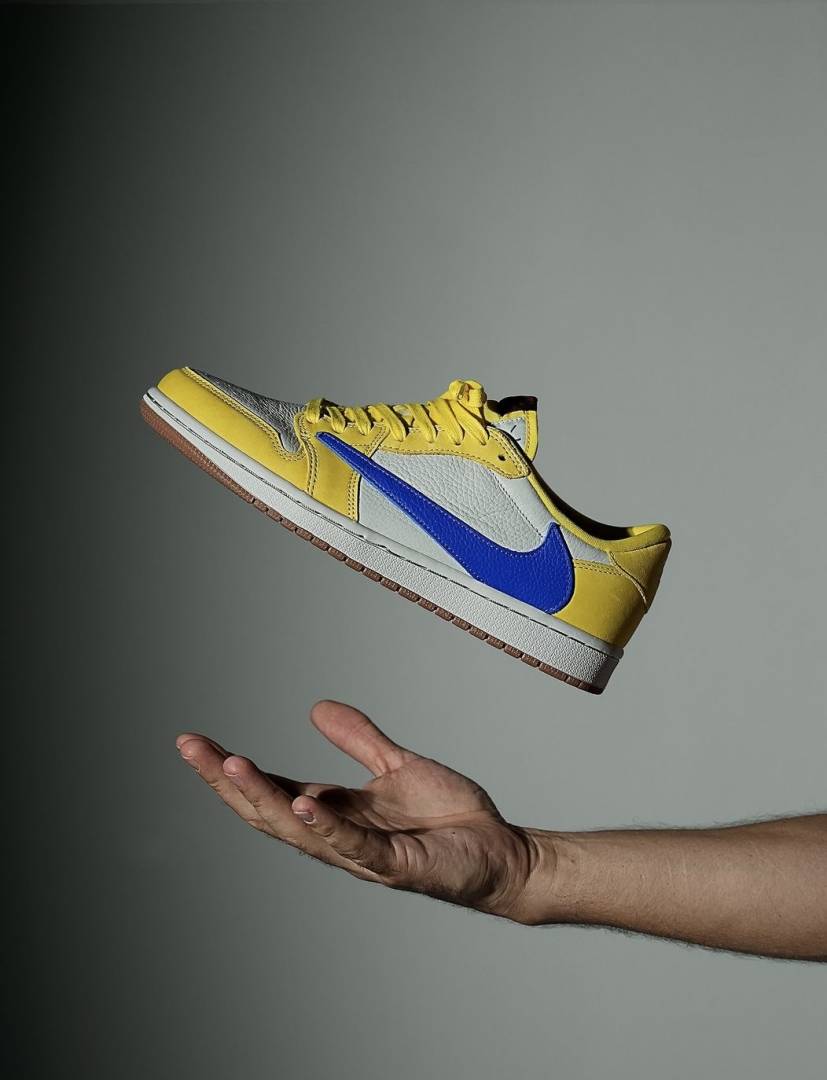 Nike AIR JORDAN 1 LOW TRAVIS SCOTT CANARY