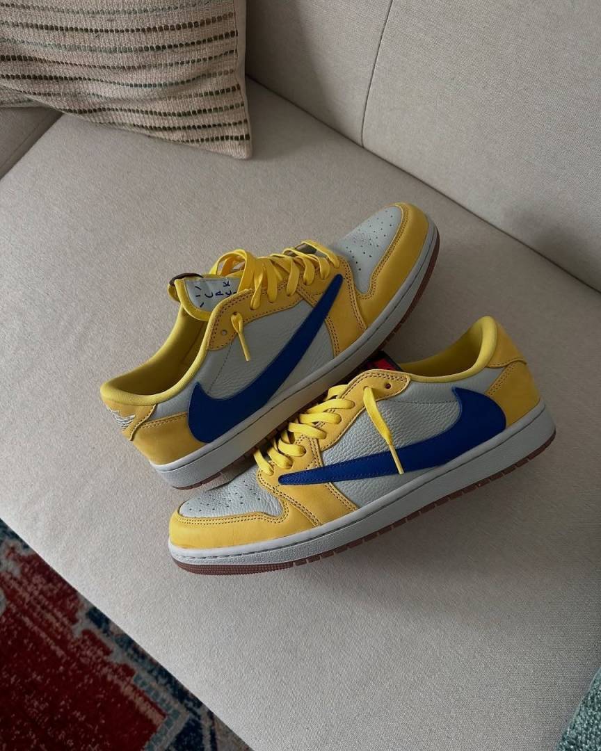 Nike AIR JORDAN 1 LOW TRAVIS SCOTT CANARY
