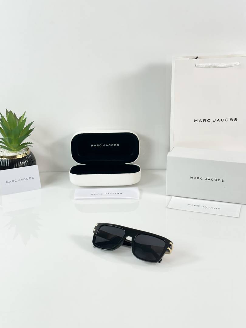 Marc Jacobs 1004 Gold Black
