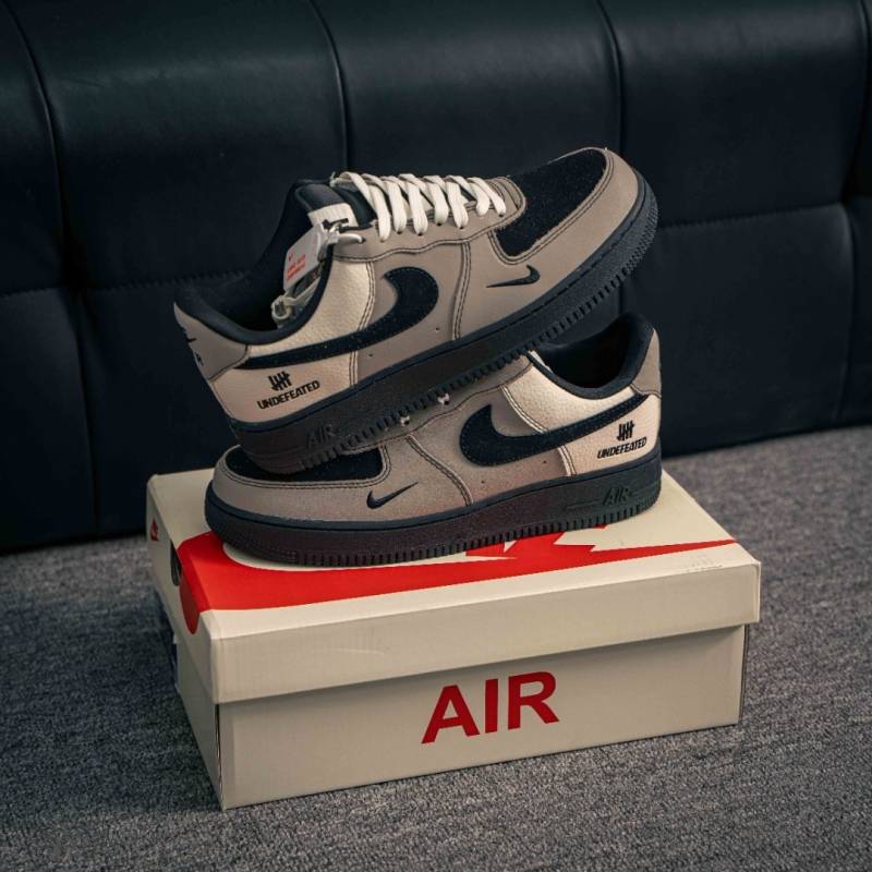 Nike Air Force 1 07 Undefeated