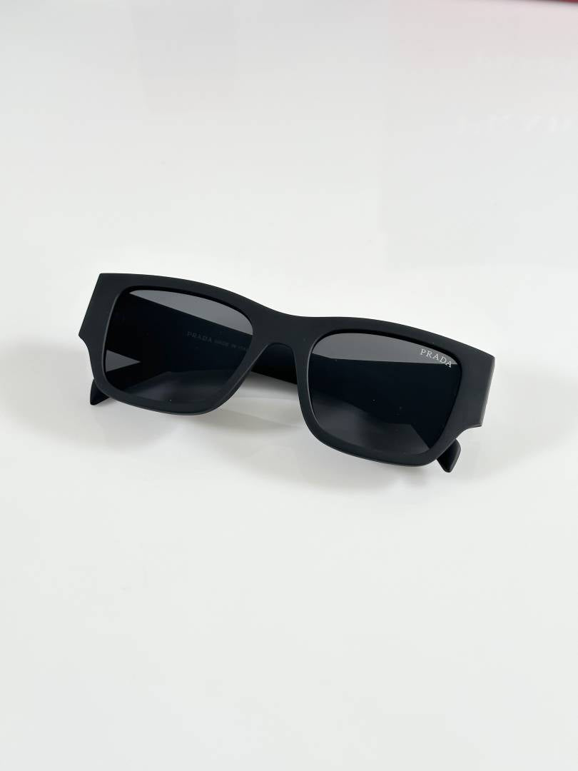 Prada 10 Mate Black