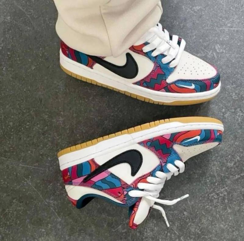 SB Dunk Low Parra 678