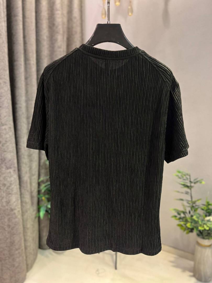 KOREAN IMPORTED HIGH DEMAND ARTICLE T-SHIRT BLACK