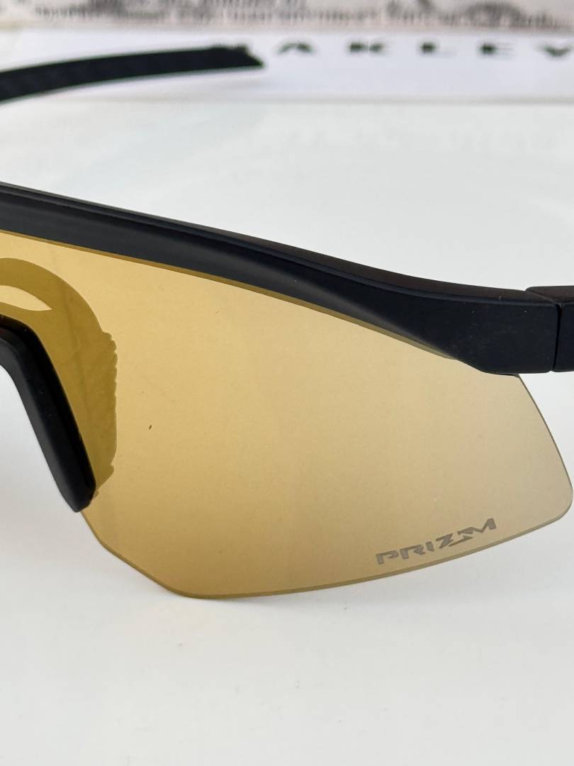 Oakley hydra 4929 black gold