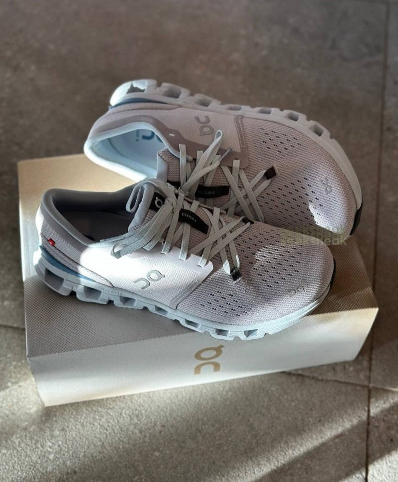 On Running Cloud X 4 Silver Chambray