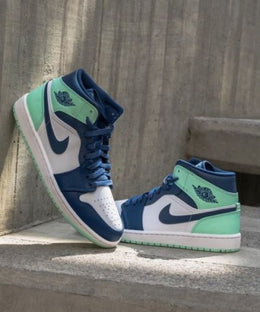..Nikkee air jordan 1 mid mystic mint navy