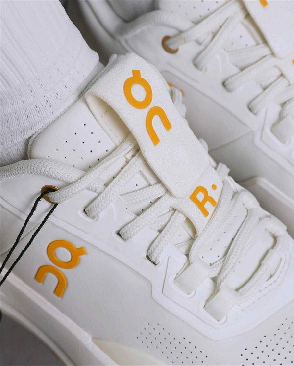 On The Roger Pro Ace Ivory Fog 6185