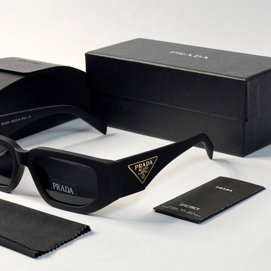 Prada 09 matt black