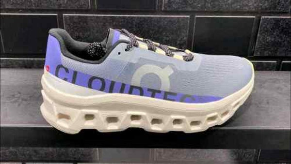 On Cloud monster Mist Blueberry