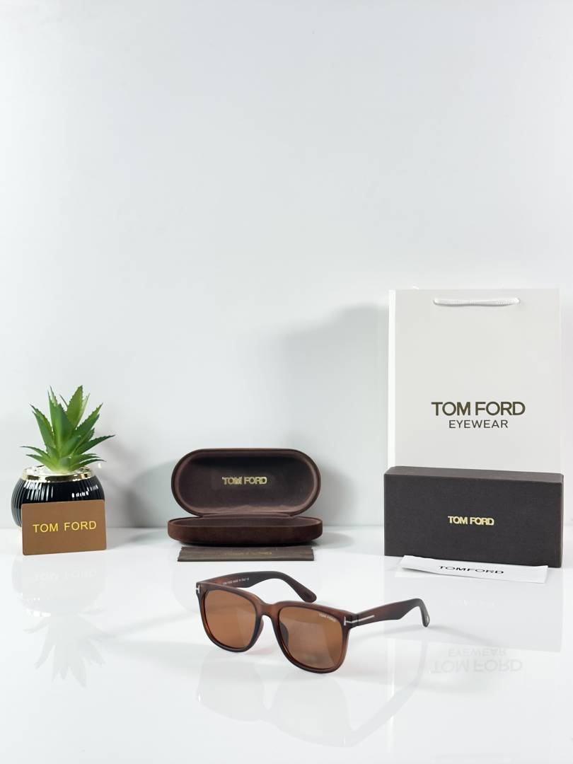 TOM 0775 Brown