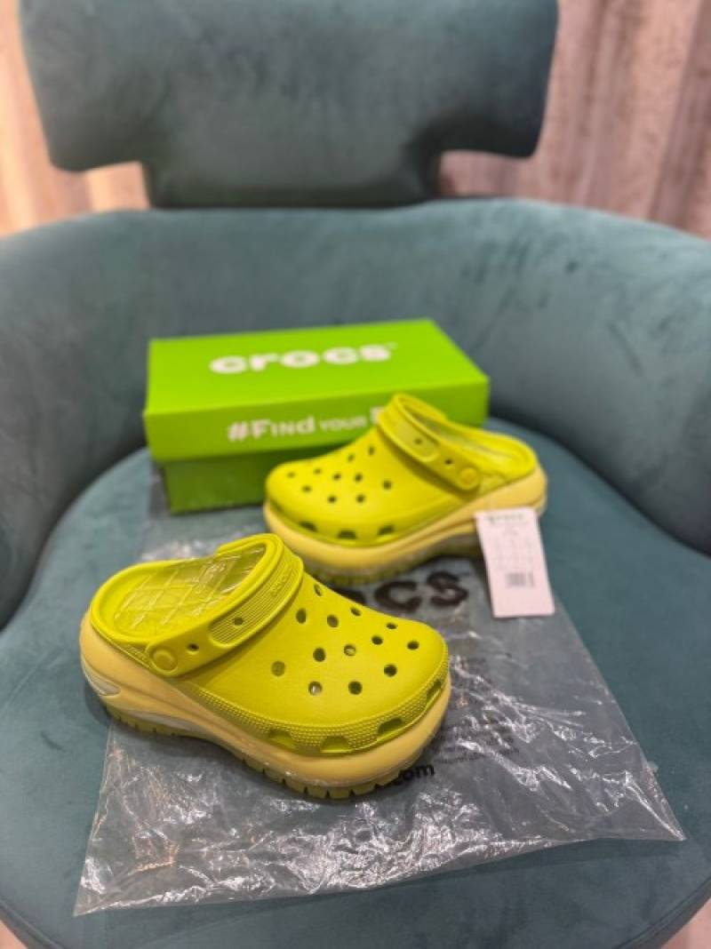 WMN Crocccs Mega Crush Clogs Yellow For Her