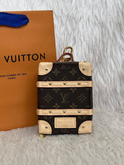Louis_Vuitton_Mini_Bagcharm_With_CarryBag
