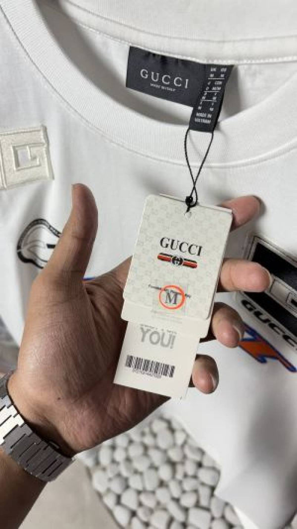 Gucci Premium Logo Patch T-Shirt 1299