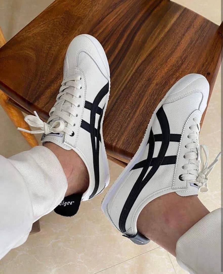 Onitsuka Tiger White Black White Sole