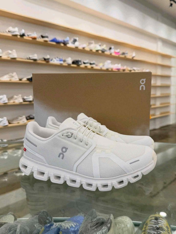 On Running Cloud 5 Triple White 1229