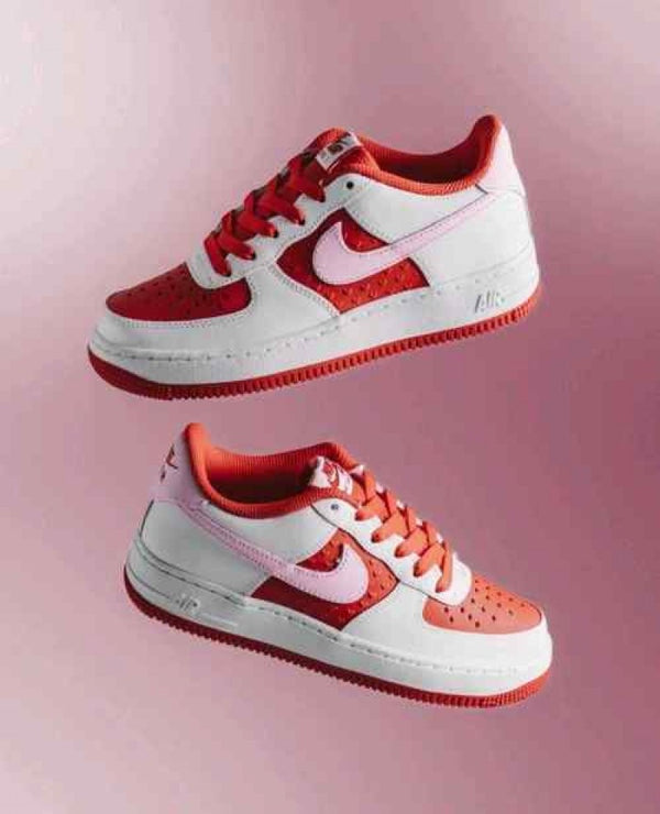 Nike AirForce 1 Low Women s Valentine fix